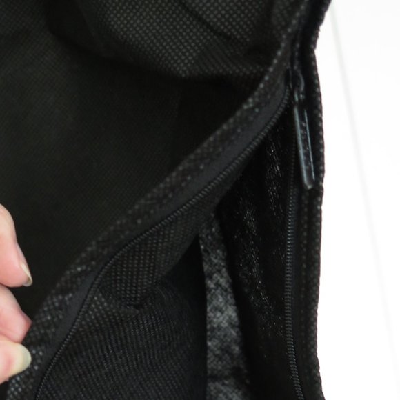 BREATHABLE BANANA REPUBLIC SUIT-GARMENT COVER - Picture 5 of 6